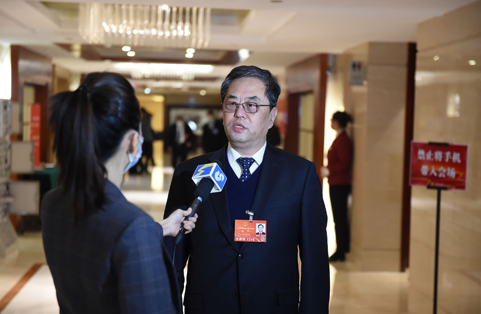 全国人大代表侯军：钢铁行业绿色低碳转型赋能高质量发展